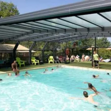 3 Etoiles - Piscine - Eecca0 Holiday home