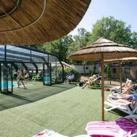 3 Etoiles - Piscine - Eecca0 בית נופש *